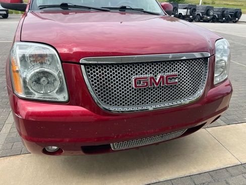 Used 2014 GMC Yukon Denali AWD/4WD image 4