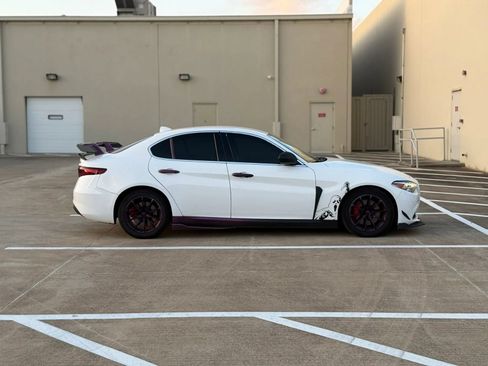 Used 2017 Alfa Romeo Giulia RWD image 10