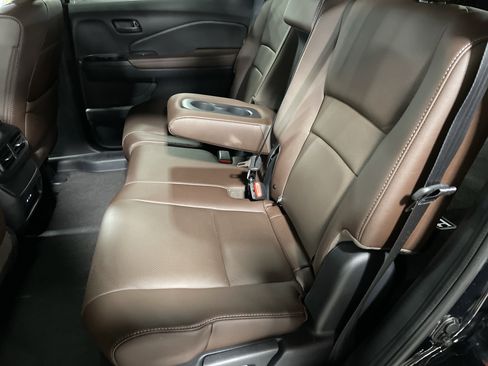 Used 2025 Honda Passport EX-L image 12