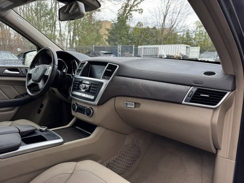 Used 2016 Mercedes-Benz GL 320 BlueTEC 4Matic image 39