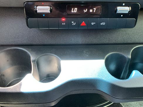 Used 2020 Mercedes-Benz Sprinter 2500 image 12