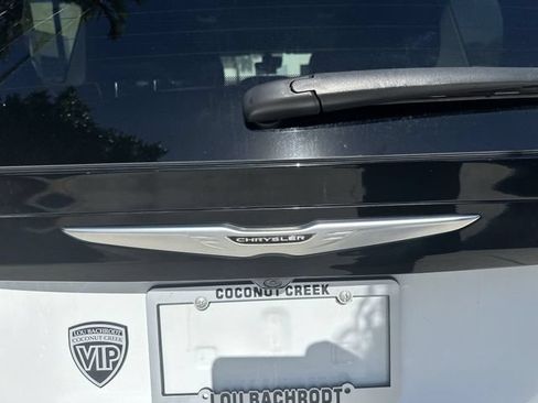 Used 2023 Chrysler Voyager LX FWD image 12