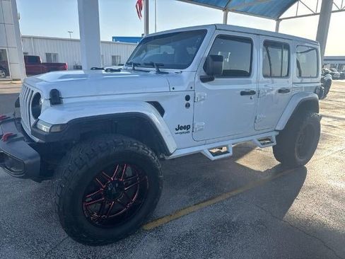 Used 2020 Jeep Wrangler Unlimited Sahara AWD/4WD image 4