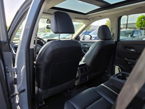 Used 2023 Nissan Rogue SL FWD image 18