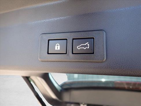 Used 2026 Subaru Ascent Limited AWD/4WD image 9