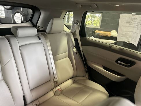 Used 2025 Nissan Rogue SV w/ SV Premium Package AWD/4WD image 7