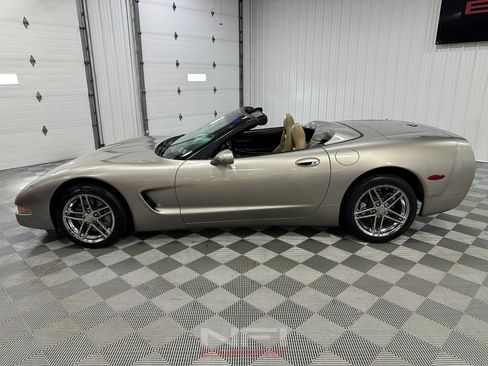 Used 2000 Chevrolet Corvette Convertible 2D w/ Memory Pkg image 3