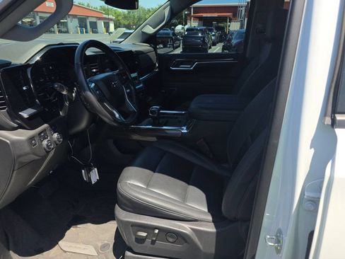 Used 2023 Chevrolet Silverado 1500 RST w/ Redline Edition AWD/4WD image 7