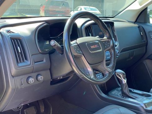 Used 2022 GMC Canyon AT4 w/ Trailering Package AWD/4WD image 5