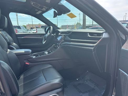 Used 2023 Jeep Grand Cherokee L Overland w/ Luxury Tech Group IV AWD/4WD image 22