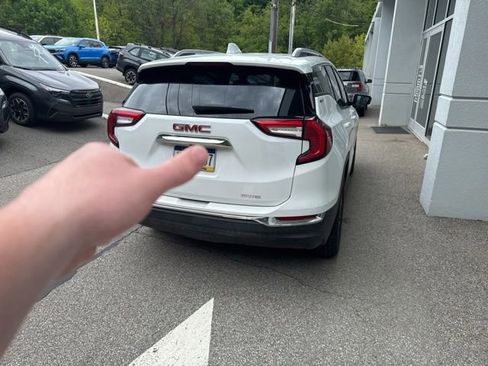 Used 2024 GMC Terrain SLT w/ LPO, Floor Liner Package AWD/4WD image 6