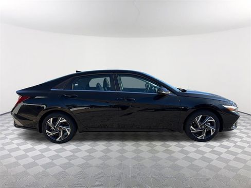 New 2026 Hyundai Elantra Limited image 4