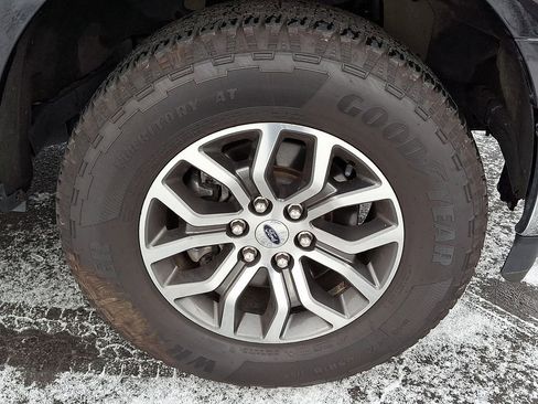 Used 2021 Ford F150 Lariat image 11