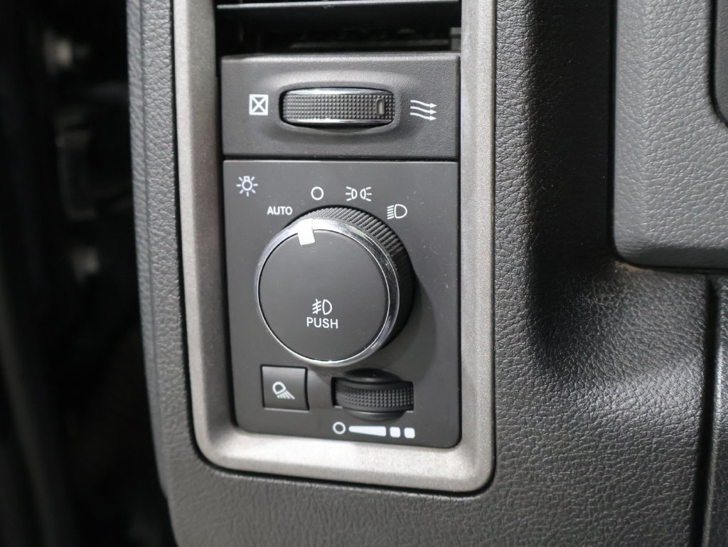 Used 2015 RAM 1500 Express w/ Black Ram 1500 Express Group AWD/4WD image 32