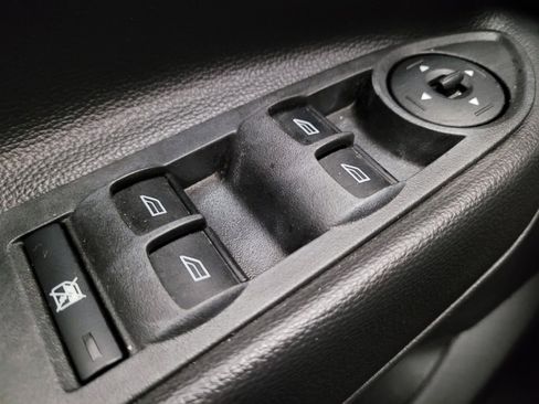 Used 2017 Ford Escape SE w/ SE Sport Appearance Package image 27