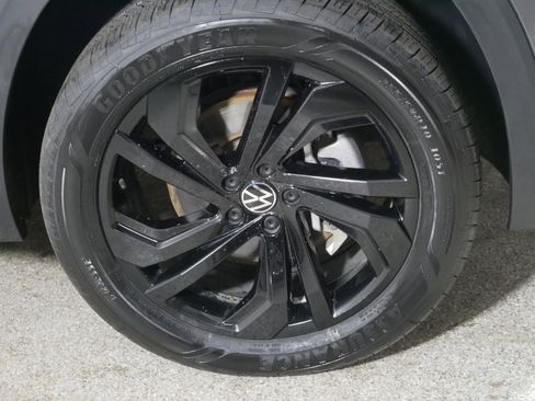 Certified 2023 Volkswagen Atlas SE w/ Panoramic Sunroof Package image 15