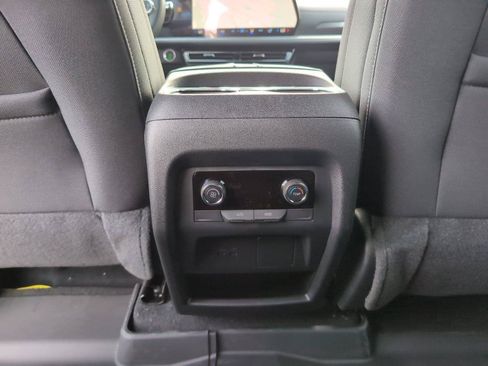 New 2026 Chevrolet Traverse LT w/ LPO, Floor Liner Package FWD image 34