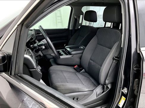 Used 2018 Chevrolet Suburban LS image 34