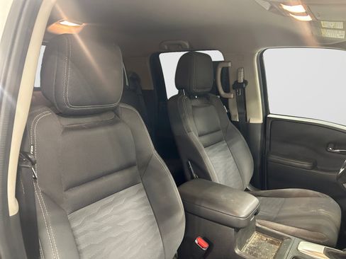 Used 2023 Nissan Frontier SV w/ SV Convenience Package RWD image 17