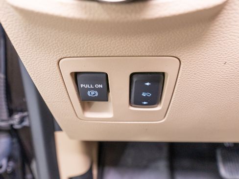 Used 2019 Ford F150 Lariat w/ Equipment Group 502A Luxury AWD/4WD image 38