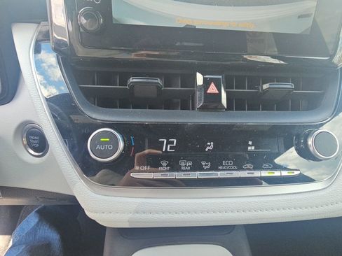 Certified 2023 Toyota Corolla SE w/ SE Premium Package FWD image 18