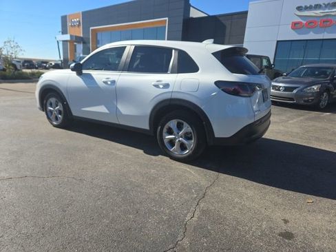 Used 2025 Honda HR-V LX image 8