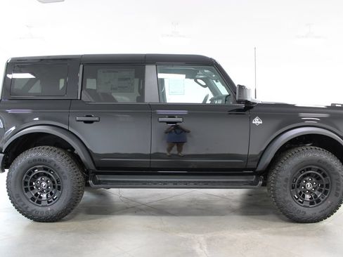 New 2026 Ford Bronco Outer Banks w/ Sasquatch Package AWD/4WD image 12