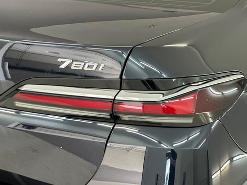 Certified 2025 BMW 760i xDrive AWD/4WD image 28