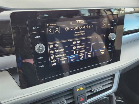 New 2025 Volkswagen Taos SEL image 17