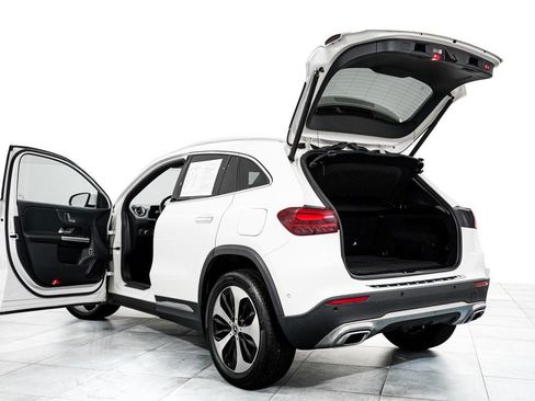 Used 2025 Mercedes-Benz GLA 250 4MATIC image 9