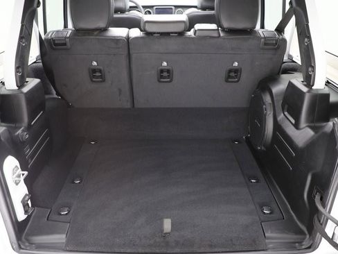 Used 2023 Jeep Wrangler Unlimited Sahara AWD/4WD image 30