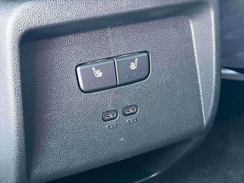 New 2025 Chevrolet Equinox EV RS image 8