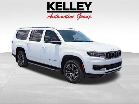 Used 2023 Jeep Wagoneer L Series II w/ Convenience Group I AWD/4WD image 1