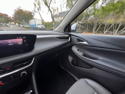 Used 2025 Buick Encore GX Preferred image 33