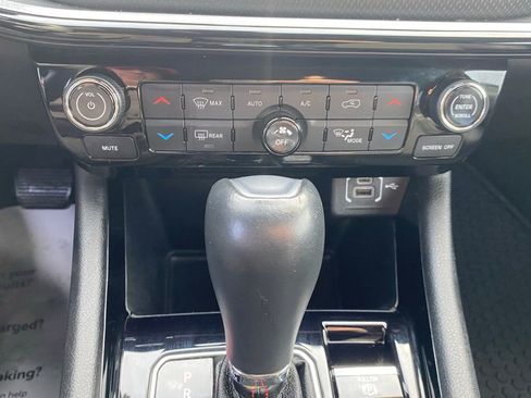 Used 2024 Jeep Compass Trailhawk image 25