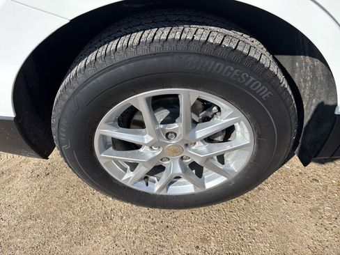 Used 2024 Chevrolet Equinox LT w/ LPO, Floor Liner Package image 8