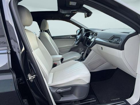 Certified 2022 Volkswagen Tiguan SE R-Line AWD/4WD image 23