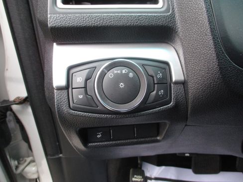 Used 2017 Ford Explorer XLT w/ Equipment Group 202A image 15