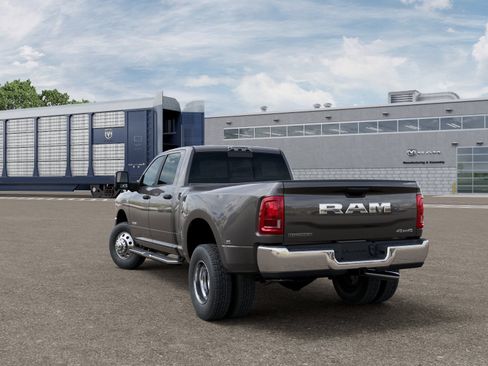 New 2026 RAM 3500 Big Horn AWD/4WD image 3