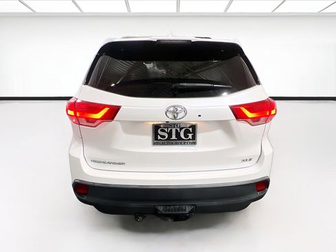 Used 2019 Toyota Highlander XLE FWD image 5