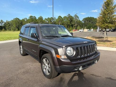 Used 2017 Jeep Patriot High Altitude AWD/4WD image 7