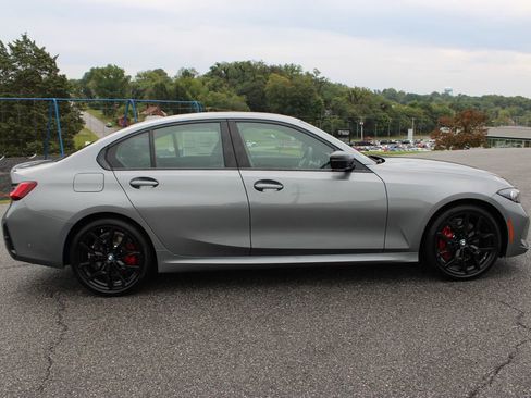 New 2025 BMW 330i xDrive Sedan w/ M Sport Package image 9