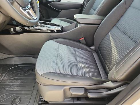 New 2026 Chevrolet Trax LT w/ Driver Confidence Package image 8