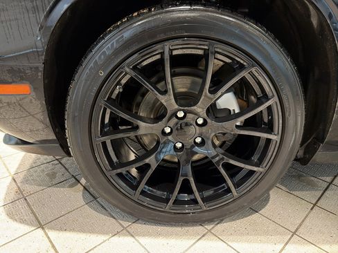 Used 2022 Dodge Challenger SXT image 9