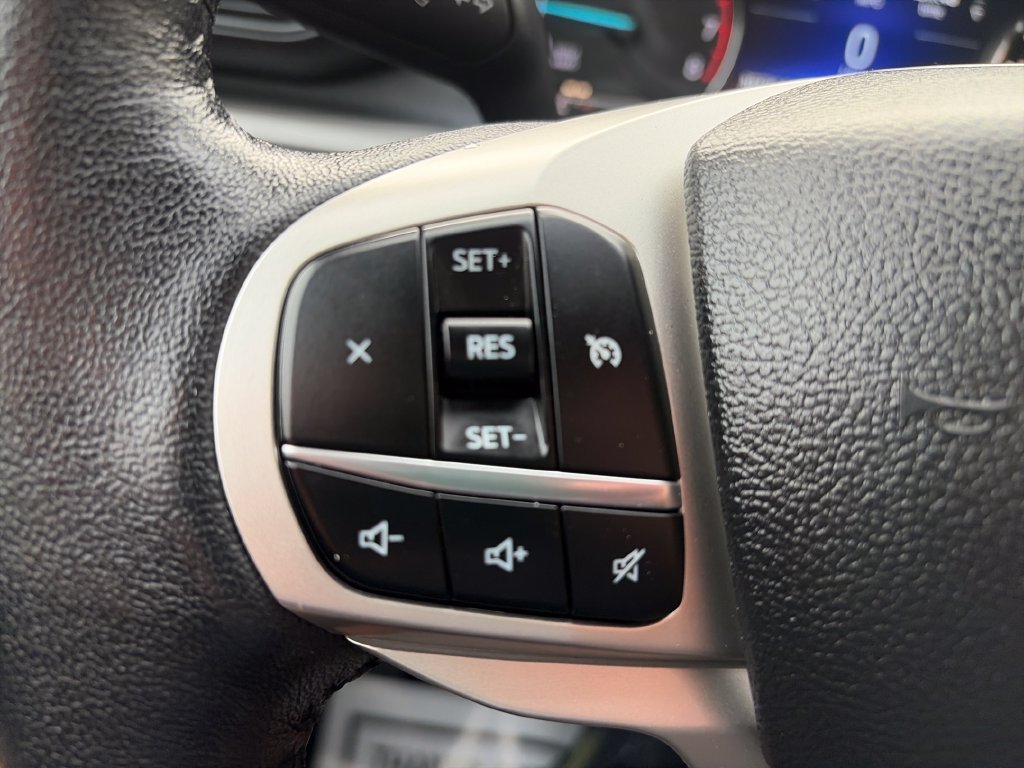 Used 2023 Ford Explorer XLT AWD/4WD image 35