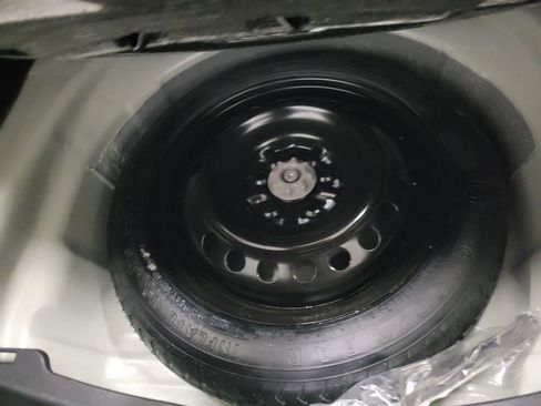 Used 2022 Toyota Camry SE image 17