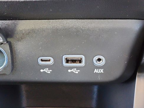 Used 2023 Chevrolet TrailBlazer RS w/ Convenience Package image 23