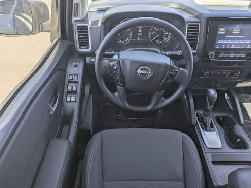 Used 2022 Nissan Frontier SV image 16