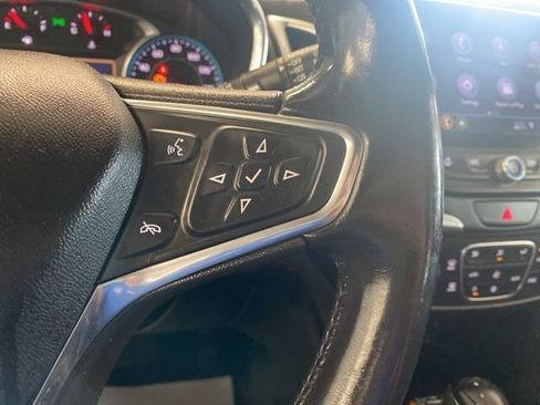 Used 2020 Chevrolet Equinox Premier AWD/4WD image 16