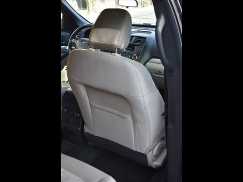 Used 2018 Ford Explorer FWD image 27